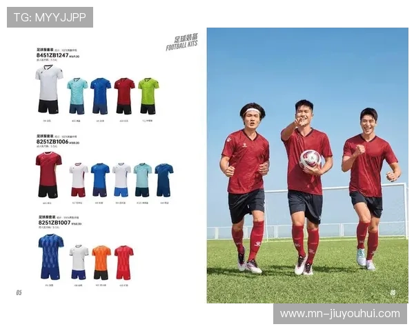 卡尔美足球夹克助力运动表现提升时尚与舒适兼具的运动装备选择 卡尔美足球夹克助力运动表现提升时尚与舒适兼具的运动装备选择