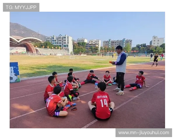 蚌埠U16足球比赛精彩纷呈青少年球员展现非凡技艺和团队精神 蚌埠U16足球比赛精彩纷呈青少年球员展现非凡技艺和团队精神