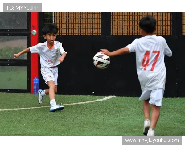 追逐激情与梦想足球场上的极速对决与竞技精神解析